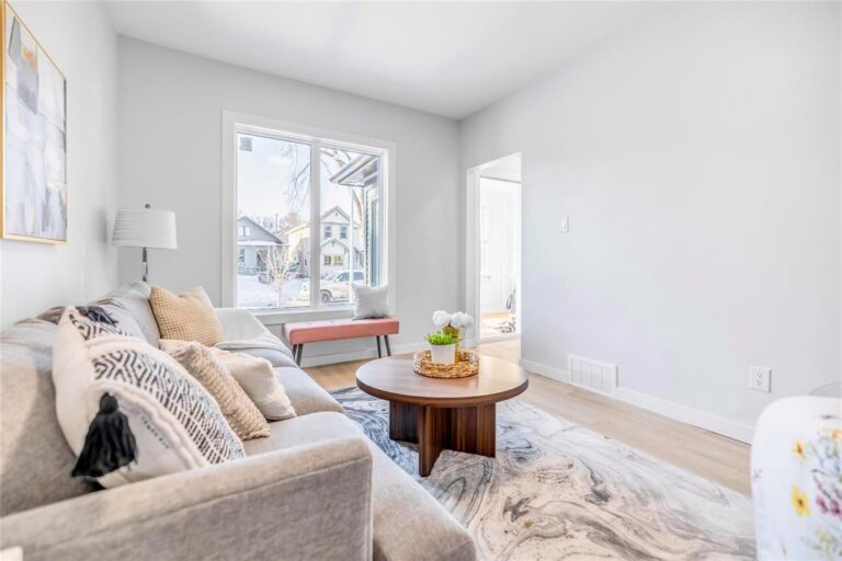 Residential renovation by Nyce Renos in Winnipeg - project photo 2