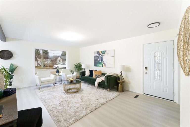 Residential renovation by Nyce Renos in Winnipeg - project photo 1